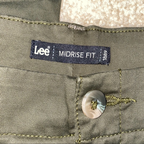 LEE ⭐️NWT⭐️ Green MidRise Fit Moss Crop 10 - Picture 2 of 7